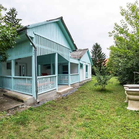 Penge Bungalok Hotel Balatonalmadi Luaran gambar
