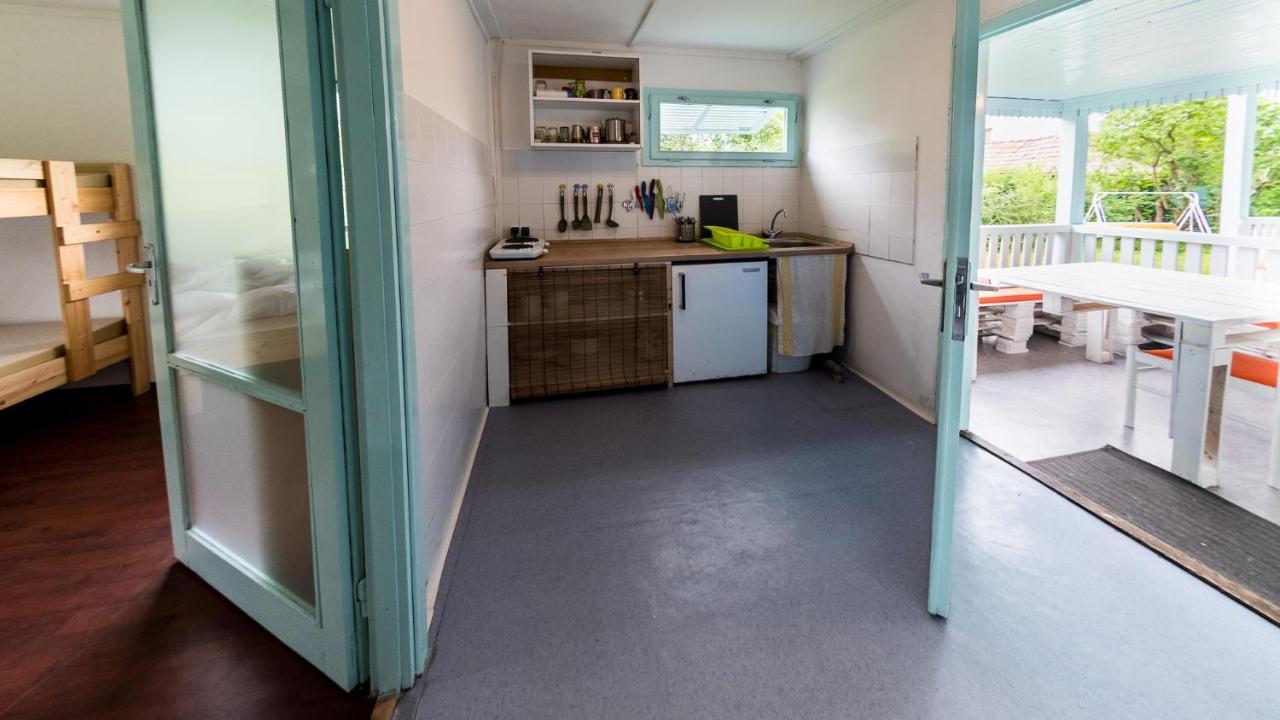 Penge Bungalok Hotel Balatonalmadi Luaran gambar